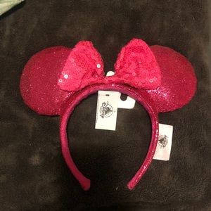 NWT hot pink Minnie Mouse ears